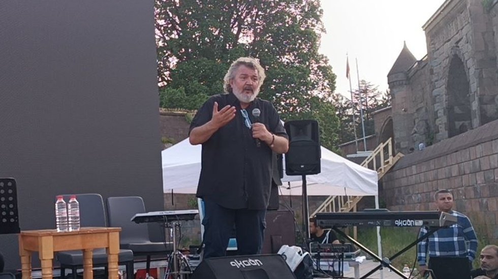 Mandıra Filozofu M&uuml;fit Can Sa&ccedil;ıntı yeni filminin adını a&ccedil;ıkladı