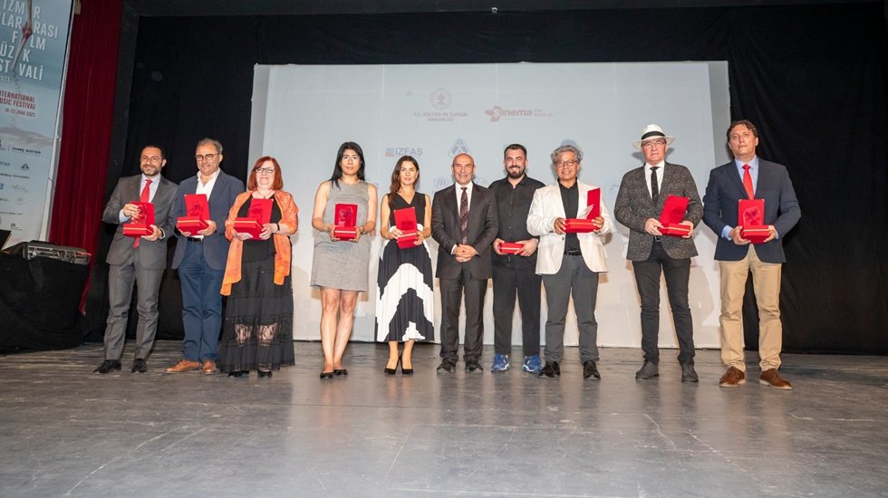 Soyer: "İzmir&rsquo;i sinemanın, m&uuml;ziğin, sanatın &uuml;retim odaklarından biri haline getireceğiz"