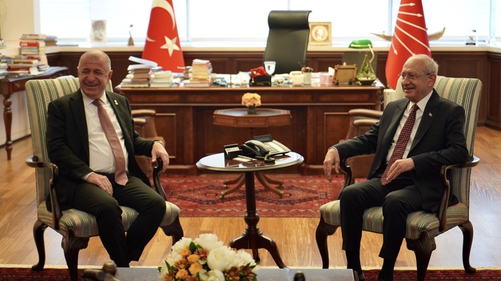 &Uuml;mit &Ouml;zdağ, Kemal Kılı&ccedil;daroğlu'nu CHP Genel Merkezinde ziyaret etti