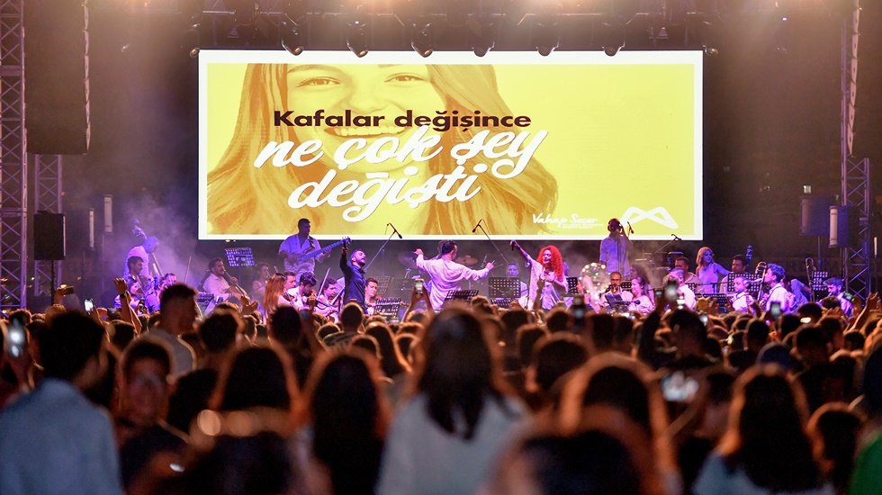 &Uuml;niversite adayı gen&ccedil;ler sınav &ouml;ncesi moral depoladı