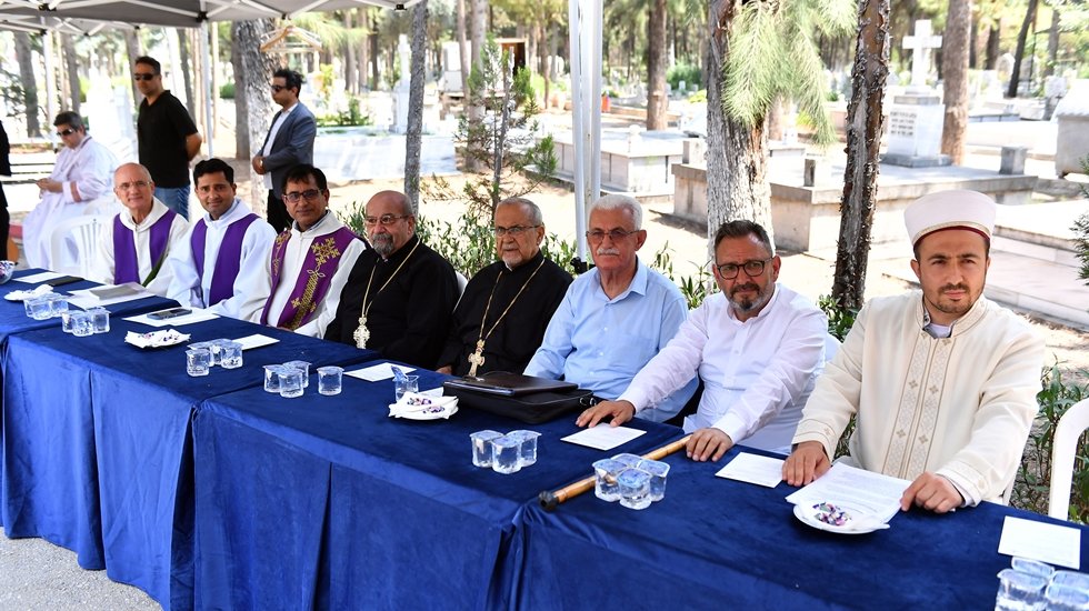 &lsquo;25. Dinler Buluşması&rsquo; etkinliğinde b&uuml;t&uuml;n dinler bir araya geldi...