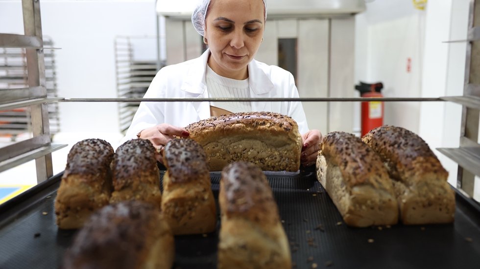 Antalyalılar Halk Ekmek yiyor