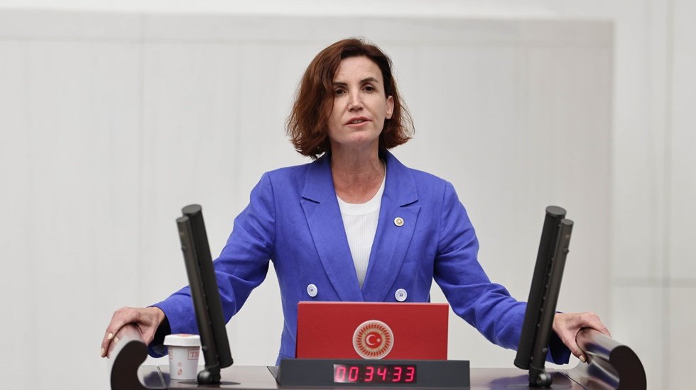 CHP&rsquo;li Coşar; &ldquo;Sizin b&uuml;t&ccedil;eniz kadına ve &ccedil;ocuğa bakamayan b&uuml;t&ccedil;edir!&rdquo;