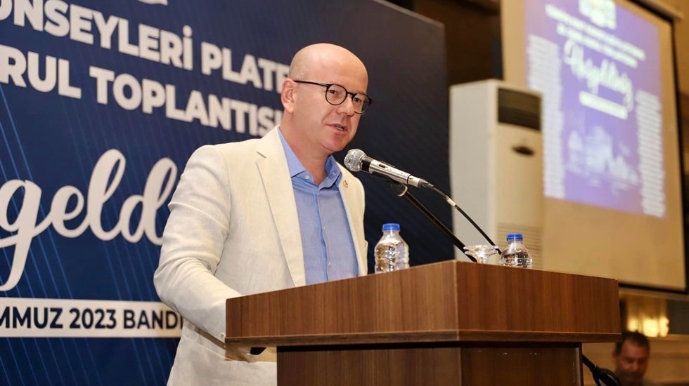 Sarı: "Gerici anlayışa hizmet edenlere karşı cumhuriyetimizi korumaya devam edeceğiz"