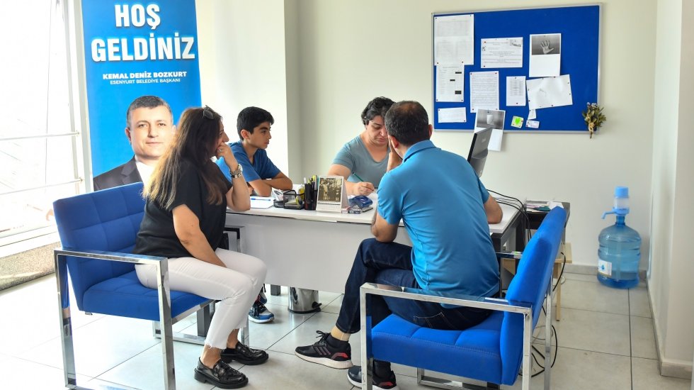 Esenyurt Belediyesi doğru tercih için öğrencilerin yanında