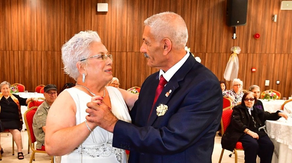 Huzurevinde evlilik