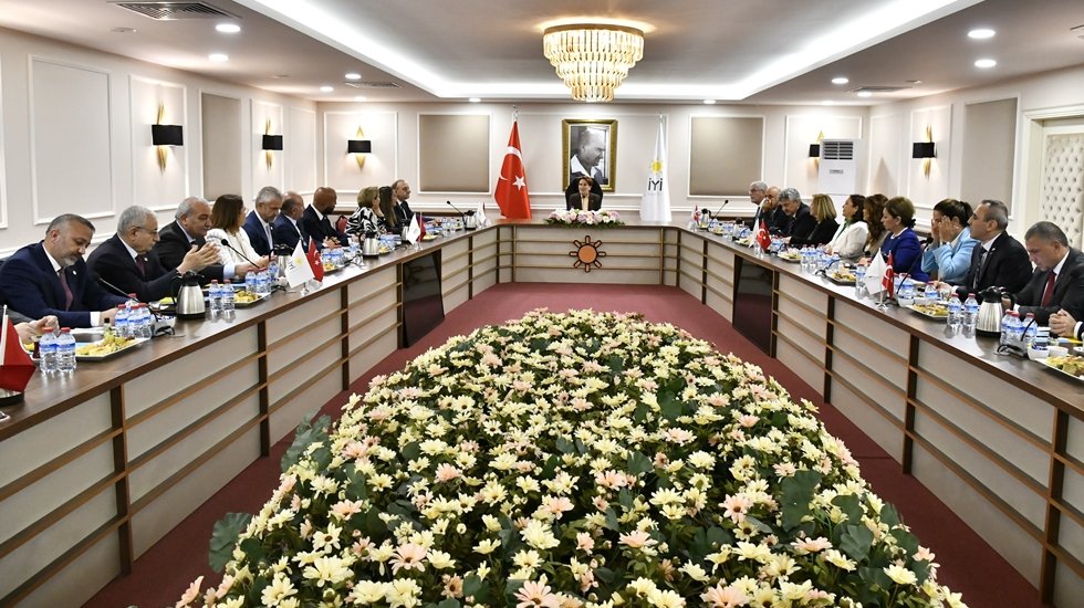 İYİ Parti'nin Başkanlık Divanı belli oldu: Listede s&uuml;rprizler var&hellip;