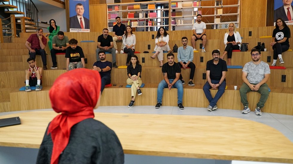 Kitaplar görme engelliler için gönüllülerin sesiyle hayat bulacak