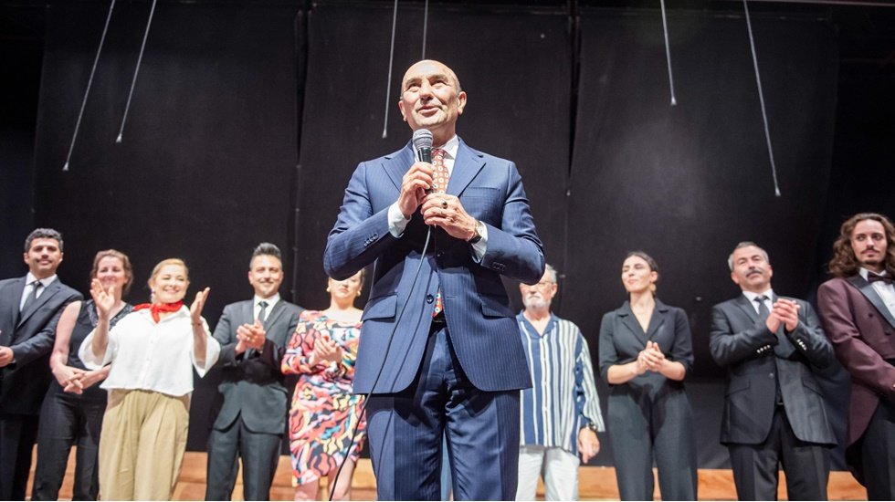 Soyer:&nbsp;&ldquo;Benim dedem Priştine&rsquo;den g&ouml;&ccedil;m&uuml;ş. Babam Arnavut Nurettin&rsquo;di&rdquo;