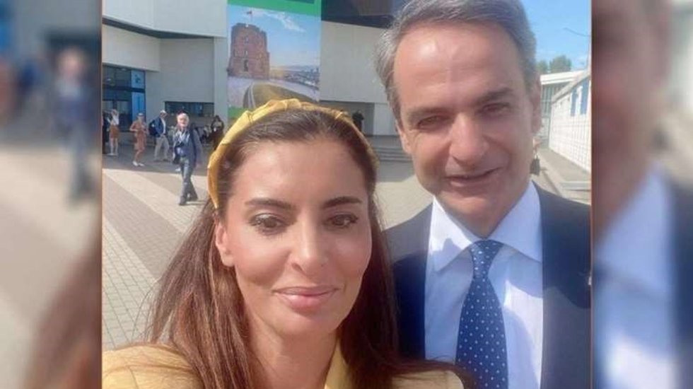 Yunan basınından Mi&ccedil;otakis ile &ouml;z&ccedil;ekim yapan Hande Fırat'a tepki...
