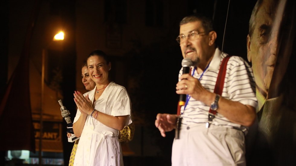 2. Efes Tiyatro Festivali b&uuml;y&uuml;k bir coşkuyla başladı.