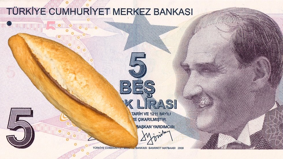 &nbsp;5 lira ile 16,66 ekmek alabiliyorduk, şimdi 1 ekmek alamıyoruz!