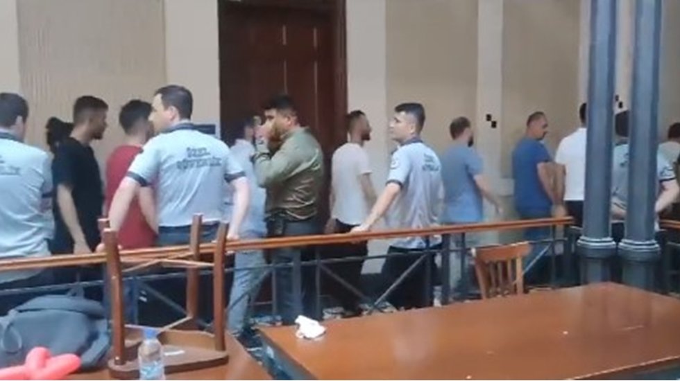 Boğazi&ccedil;i &Uuml;niversitesinde kul&uuml;p odaları zorla boşaltılıyor