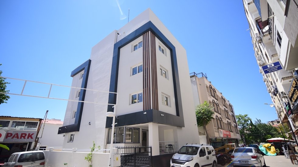 Bornova&rsquo;da 552 &ouml;ğrencinin yararlanacağı yurtlardan birinin yapımı bitti...