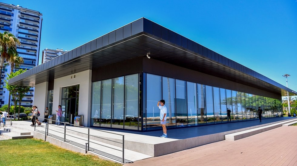 Bu okuma salonu Mersinlilerin vazge&ccedil;ilmezi oldu