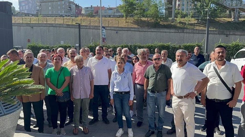CHP'de ilçe kongre sürecinde tartışmalar bitmek bilmiyor.