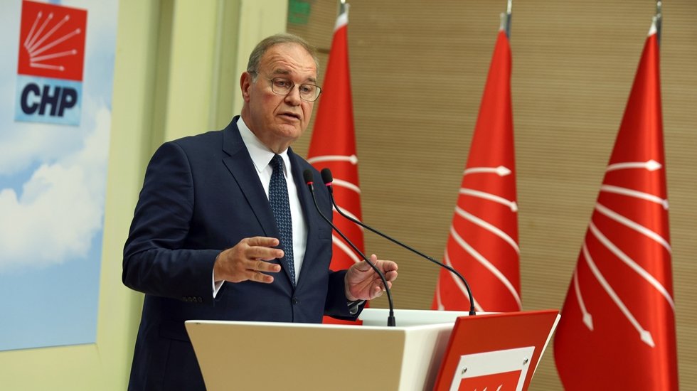 &Ouml;ztrak&rsquo;tan Cumhuriyet Bayramı kutlamalarının iptal edilmesine tepki