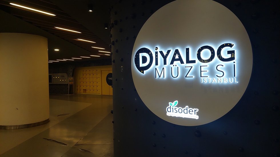 Diyalog varsa, karanlık yoktur!
