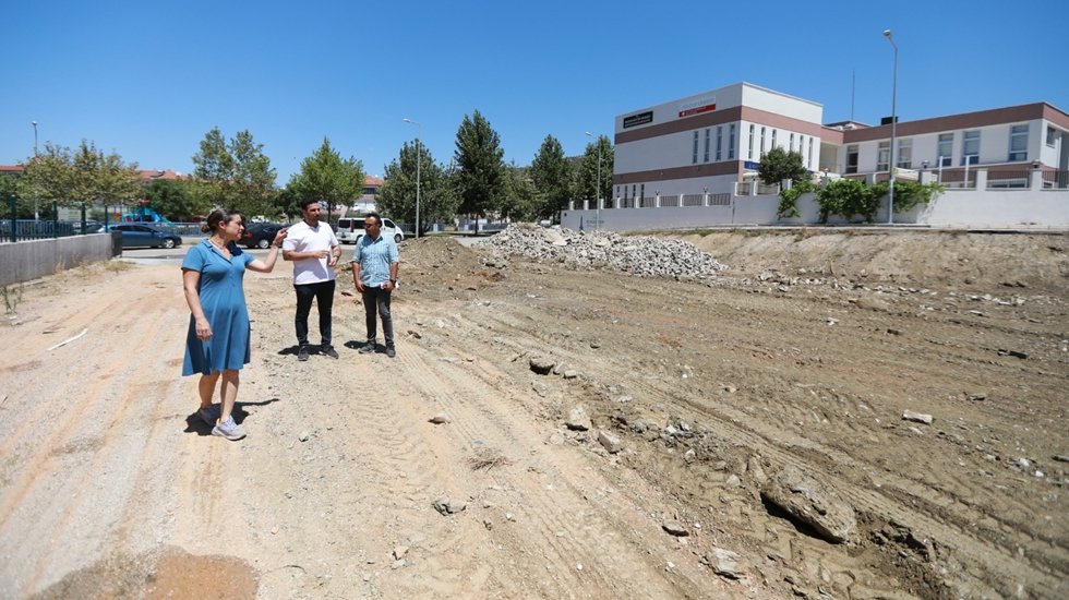 Efes Sel&ccedil;uk&rsquo;ta kente nefes aldırabilecek alanlar yaratılıyor