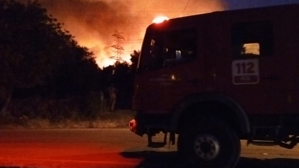 Hafta sonunda 6 yangına m&uuml;dahale eden İzmir İtfaiyesi teyakkuzda