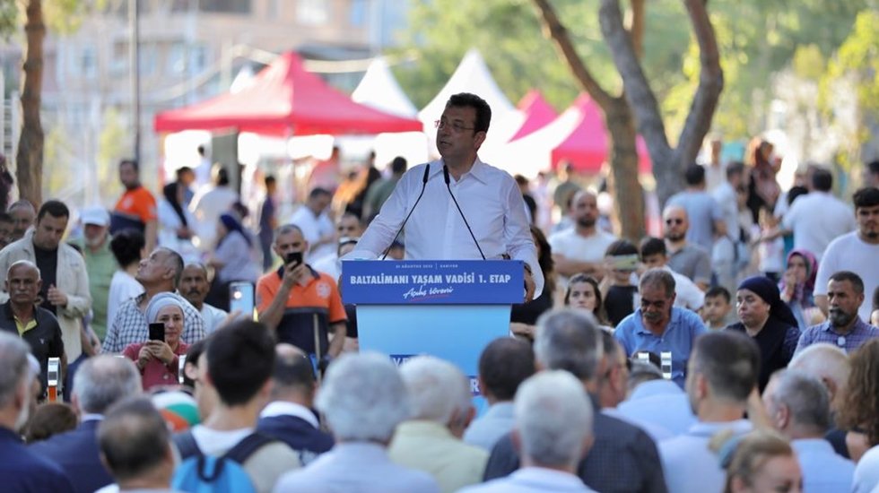İmamoğlu&rsquo;ndan yurt a&ccedil;ıklaması: &ldquo;1300 TL&rsquo;ye yemeğini, yatağını, internetini veriyoruz&rdquo;