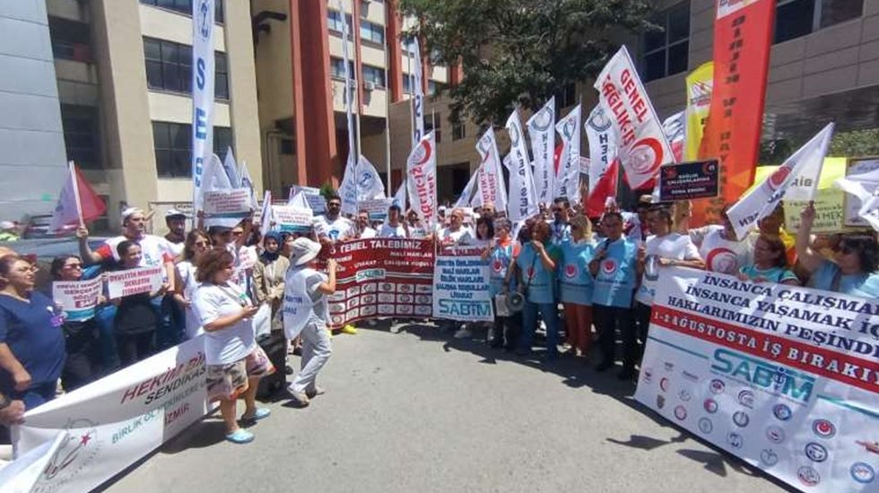 İş bırakan sağlık&ccedil;ılar hakkında tutanak tutuldu