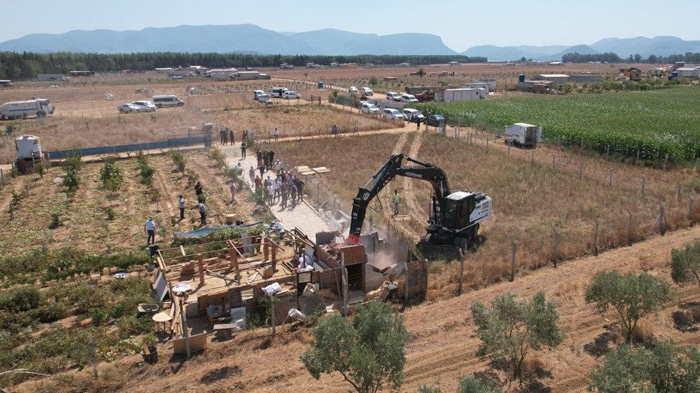 İzmir'de su havzalarında ka&ccedil;ak yapılaşmaya ge&ccedil;it yok