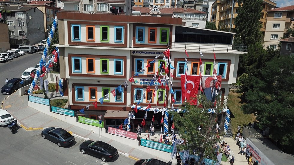 Küçükçekmecelki gençler 'Gençlik Merkezi'ne kavuştu