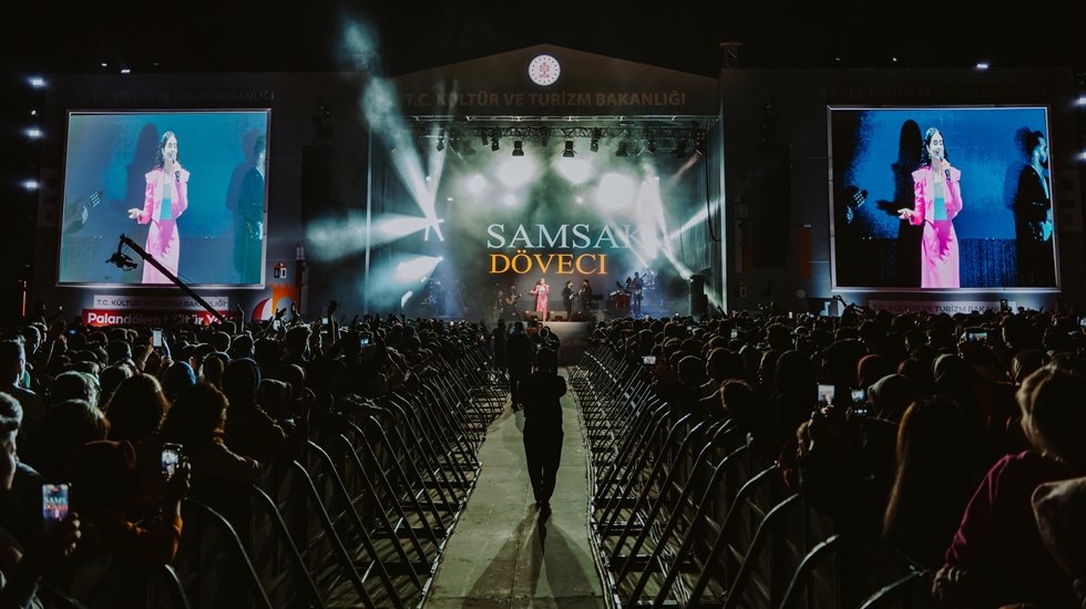 K&uuml;lt&uuml;r Yolu Festivallerine yoğun ilgi: 3 milyon kişi k&uuml;lt&uuml;r ve sanatla buluştu