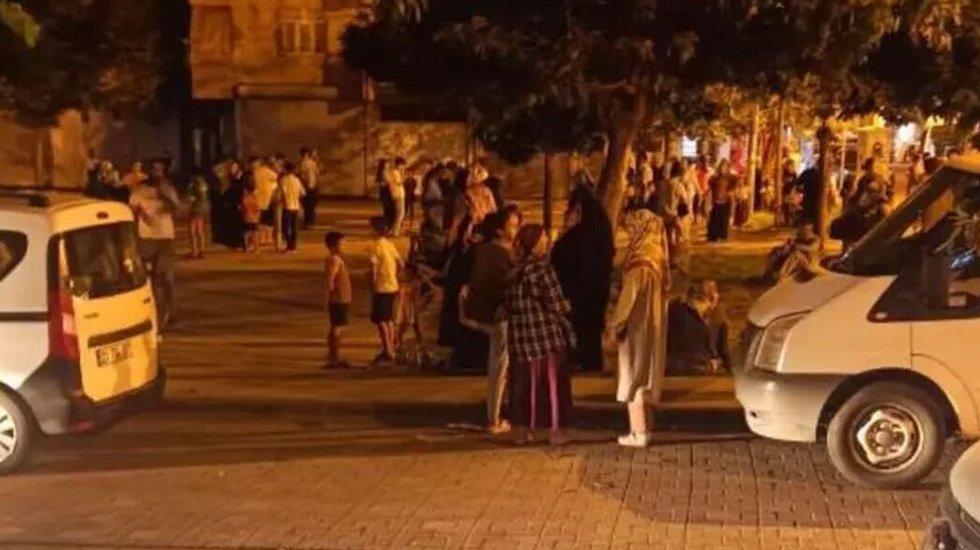 Peş peşe 3 deprem Malatya halkını sokaklara d&ouml;kt&uuml;&hellip;