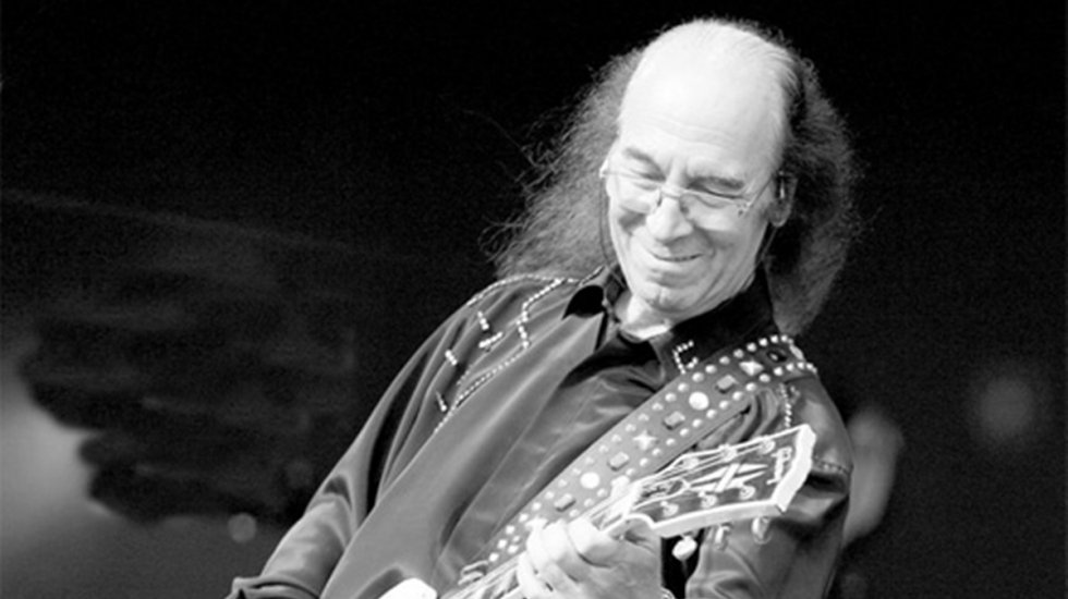 Türk rock müziği efsanesi Erkin Koray hayatını kaybetti