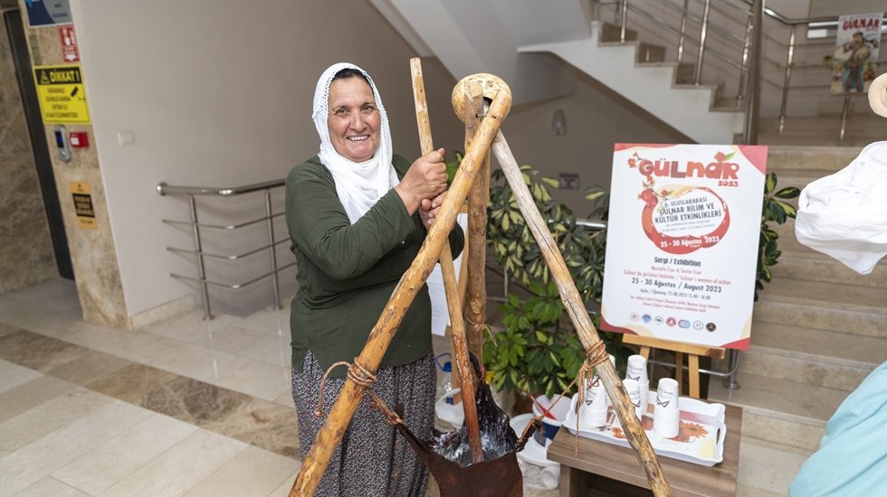 T&uuml;rkiye Cumhuriyeti&rsquo;nin 100. Yılında Kadın&rsquo; teması damga vurdu