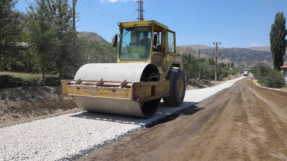 Varsak Yaylası 18 yıl sonra asfalta kavuştu