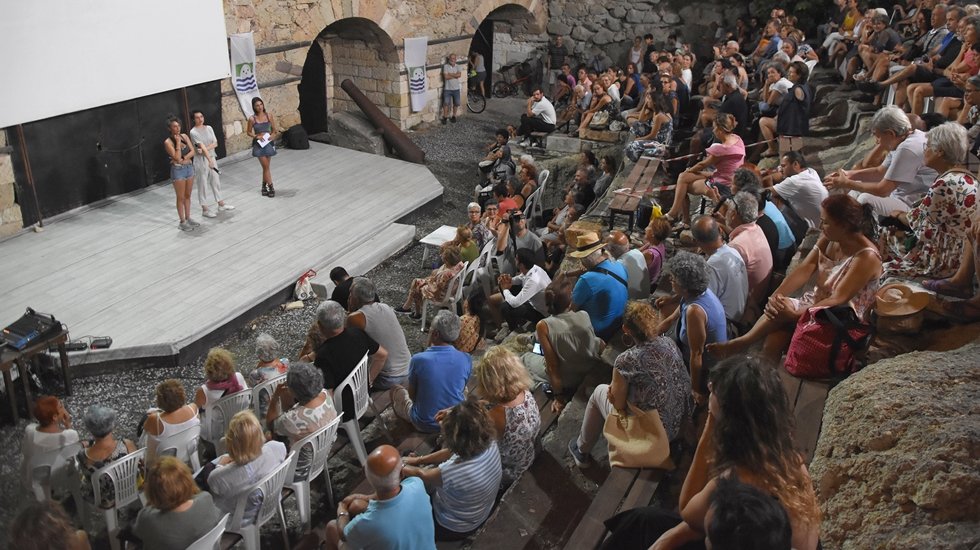 &lsquo;Zuhal&rsquo; filmine Fo&ccedil;a&rsquo;daki sinemaseverlerden yoğun ilgi