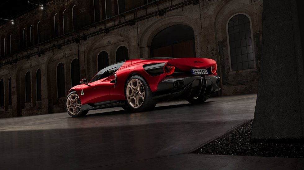 Alfa Romeo 33 Stradale efsanesi geri döndü