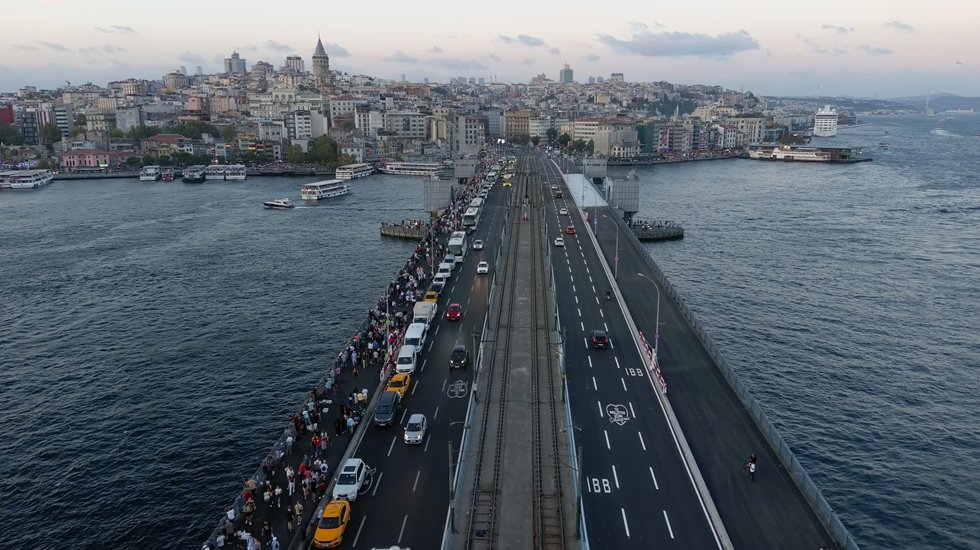 Galata Köprüsü’ndeki çalışma planlanandan 5 gün önce bitirildi
