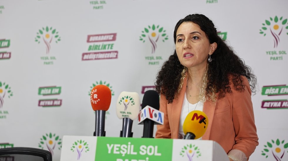 G&uuml;nay: Siyasi tarihimizin en kritik kongrelerinden biri olacak