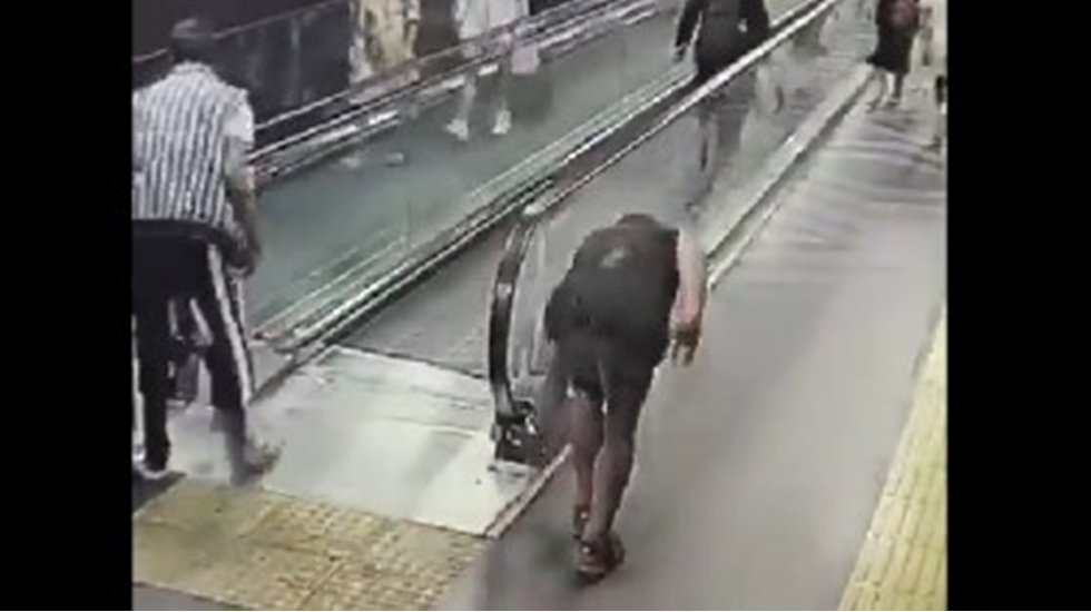 İstanbul'da metro merdivenlerine sabotaj provokasyonu kameralara yansıdı