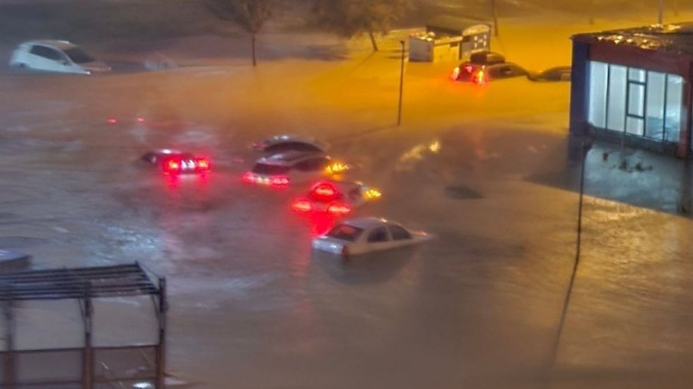 İstanbul Valiliğinden açıklama: Selde 2 kişi hayatını kaybetti, 12 kişi yaralandı