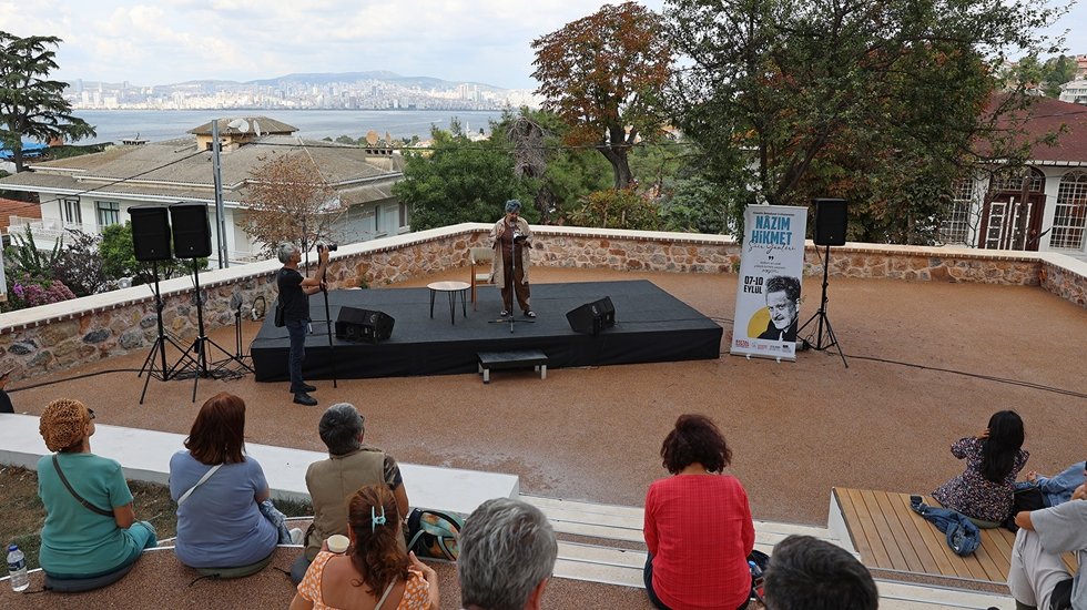 N&acirc;zım Hikmet Ataşehir&rsquo;de şiirlerle anıldı