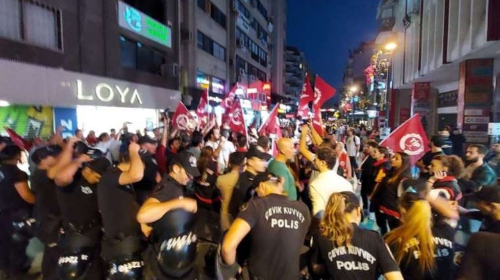 TİP&rsquo;in &lsquo;Gezi&rsquo; protestosuna polis m&uuml;dahalesi!