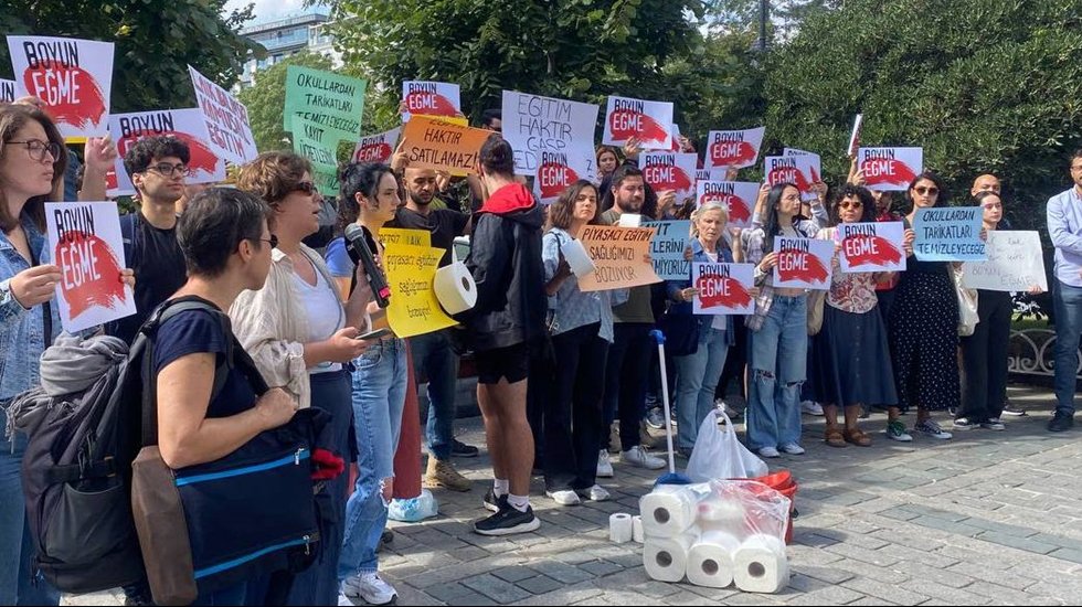 TKP&rsquo;lilerden Milli Eğitim M&uuml;d&uuml;rl&uuml;ğ&uuml;&rsquo;ne tuvalet kağıdı!