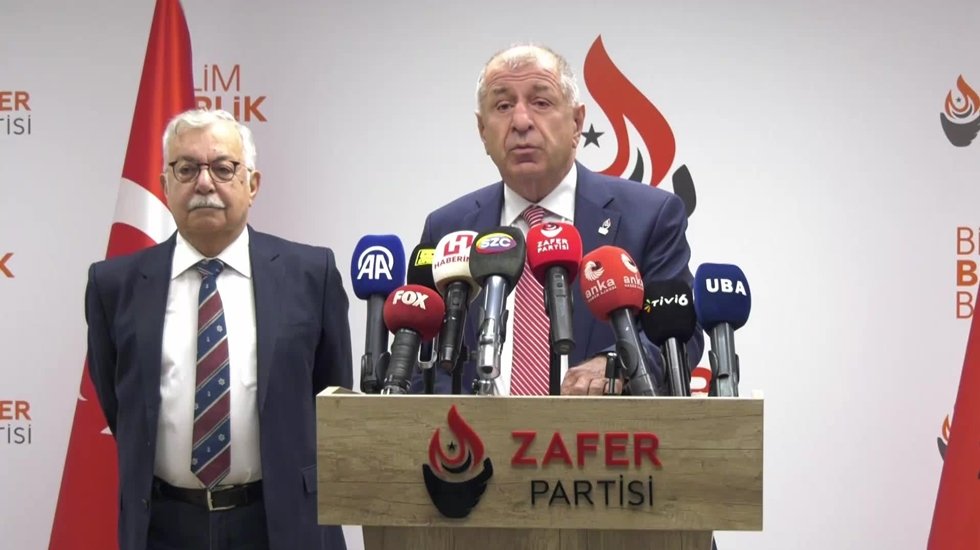 &Uuml;mit &Ouml;zdağ: &ldquo;Her yerde aday; Ankara, İstanbul, Hakkari Her Yerde&rdquo;