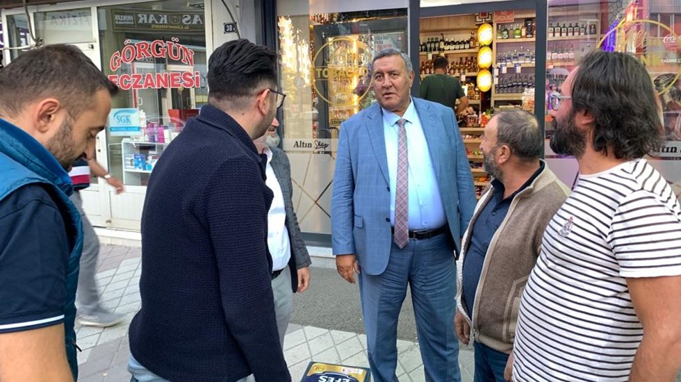 Vatandaş dert &ccedil;ekiyor iktidar pembe tablo &ccedil;iziyor&hellip;
