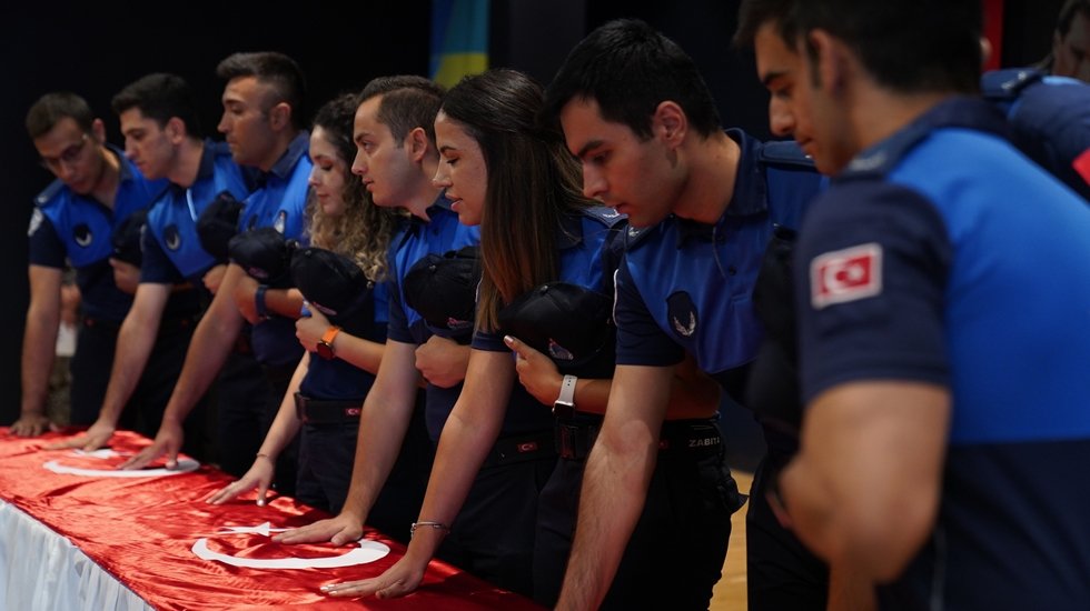 Yeni atanan zabıta memurları yemin töreninin ardından göreve başladı