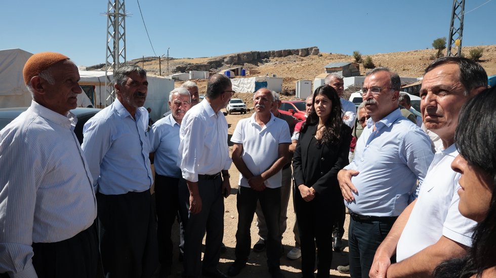 YSP: "İktidar deprem b&ouml;lgesinde insanlık dışı uygulamasıyla b&uuml;y&uuml;k bir felaket yaratıyor!"