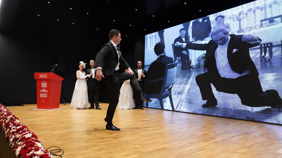 Beylikd&uuml;z&uuml;&rsquo;nde Cumhuriyet Resepsiyonu