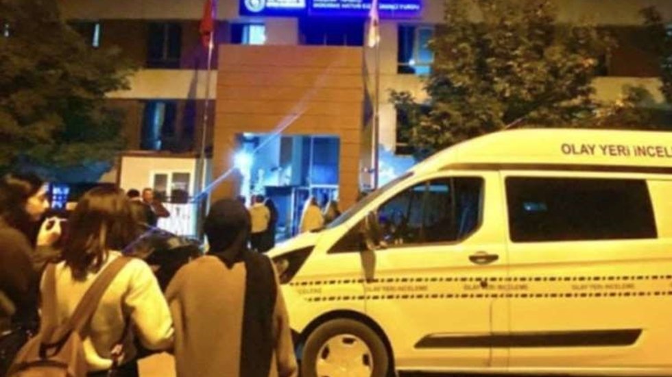 Bir &uuml;niversite &ouml;ğrencisi daha yaşamına son verdi!