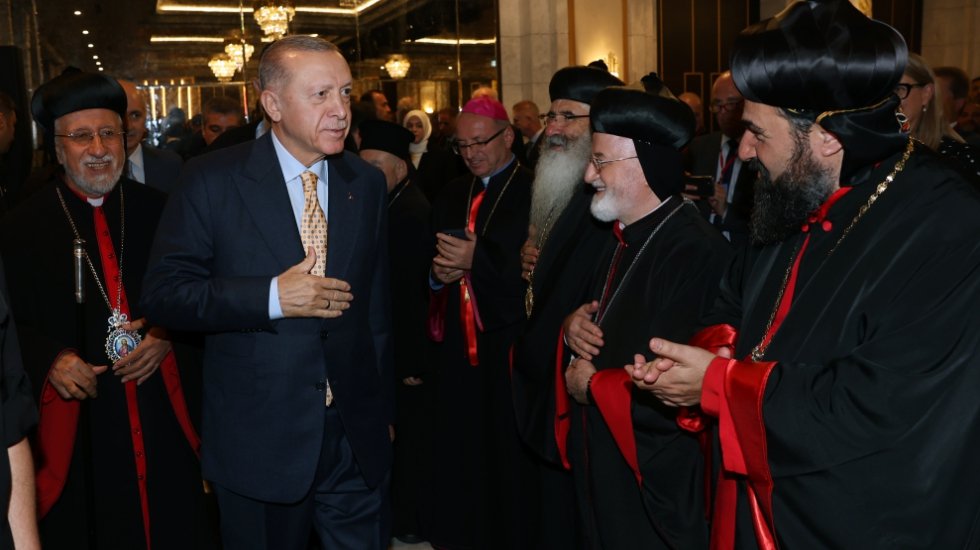 Erdoğan: Ateşe k&ouml;r&uuml;kle gitmenin hi&ccedil; kimseye bir faydası olmaz