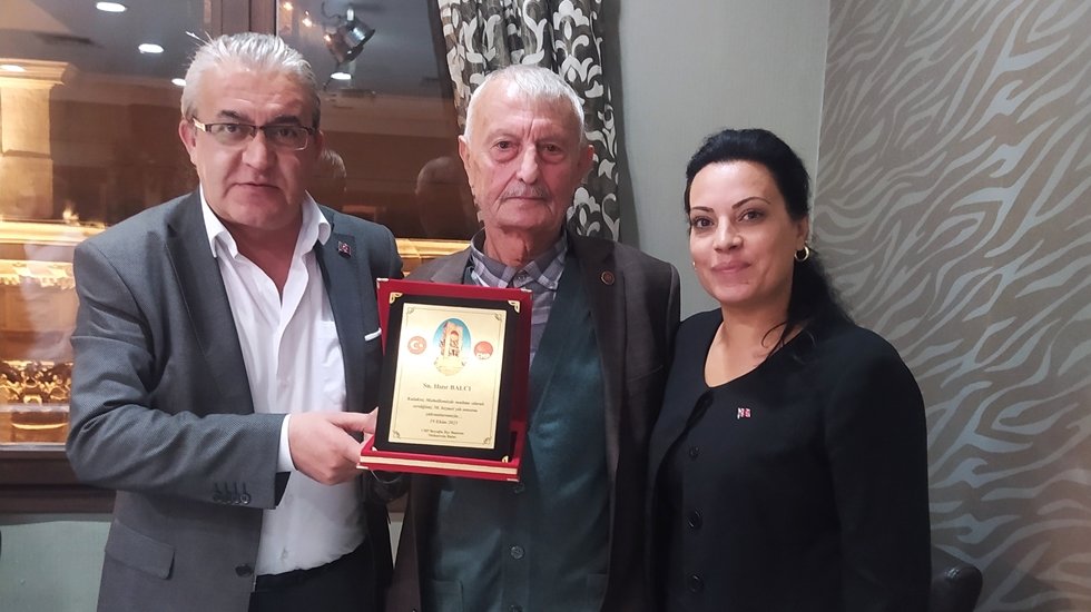 Namı diğer Kulaksız mahallesinin 86 yaşındaki çınarı Hızır Baba...